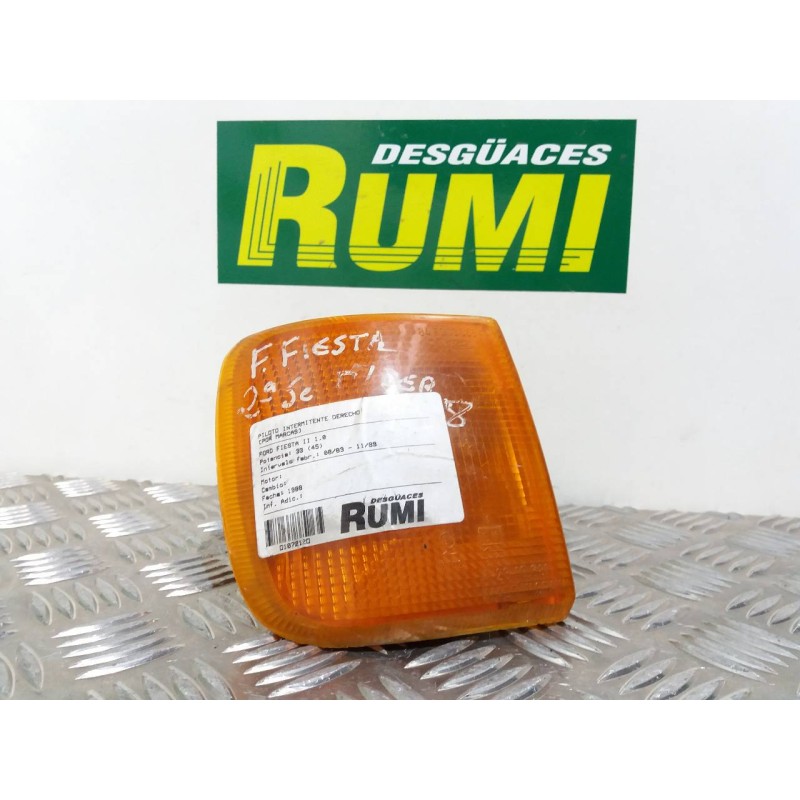 Recambio de piloto delantero derecho para ford fiesta berl./express festival / cl referencia OEM IAM 84FG13368AA  