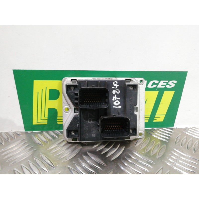 Recambio de centralita motor uce para opel corsa b edition 2000 referencia OEM IAM 90532610 0261204475 