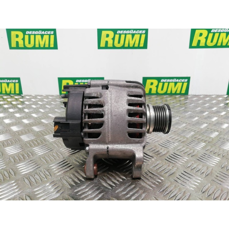 Recambio de alternador para volkswagen golf vii lim. advance bluemotion referencia OEM IAM 03L903023J TG12C113 2611875D
