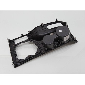 Recambio de moldura para hyundai tucson 1.7 crdi cat referencia OEM IAM 84651D7200  