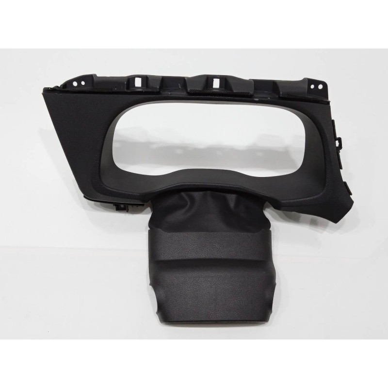 Recambio de moldura para hyundai tucson 1.7 crdi cat referencia OEM IAM 84721D7000  