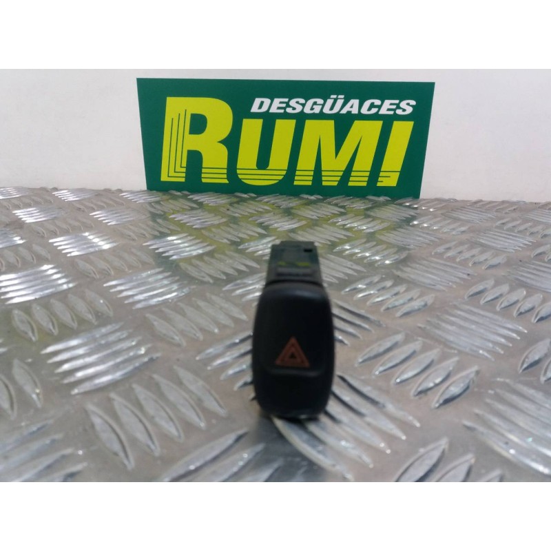 Recambio de warning para kia shuma 1.5 rs 4 berlina referencia OEM IAM   