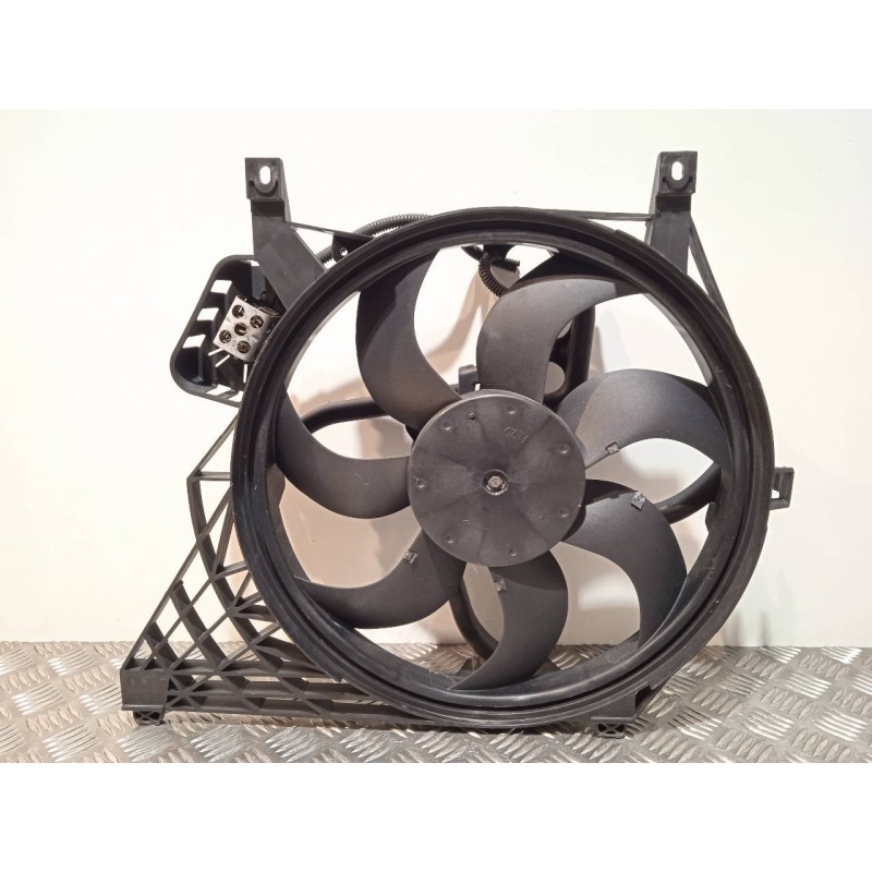 Recambio de electroventilador para nissan primera berlina (p12) acenta referencia OEM IAM ETP10350 MP8131X31 