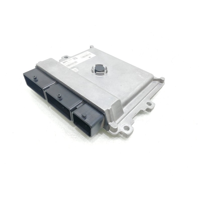 Recambio de centralita motor uce para renault clio iv technofeel referencia OEM IAM 237104736R  