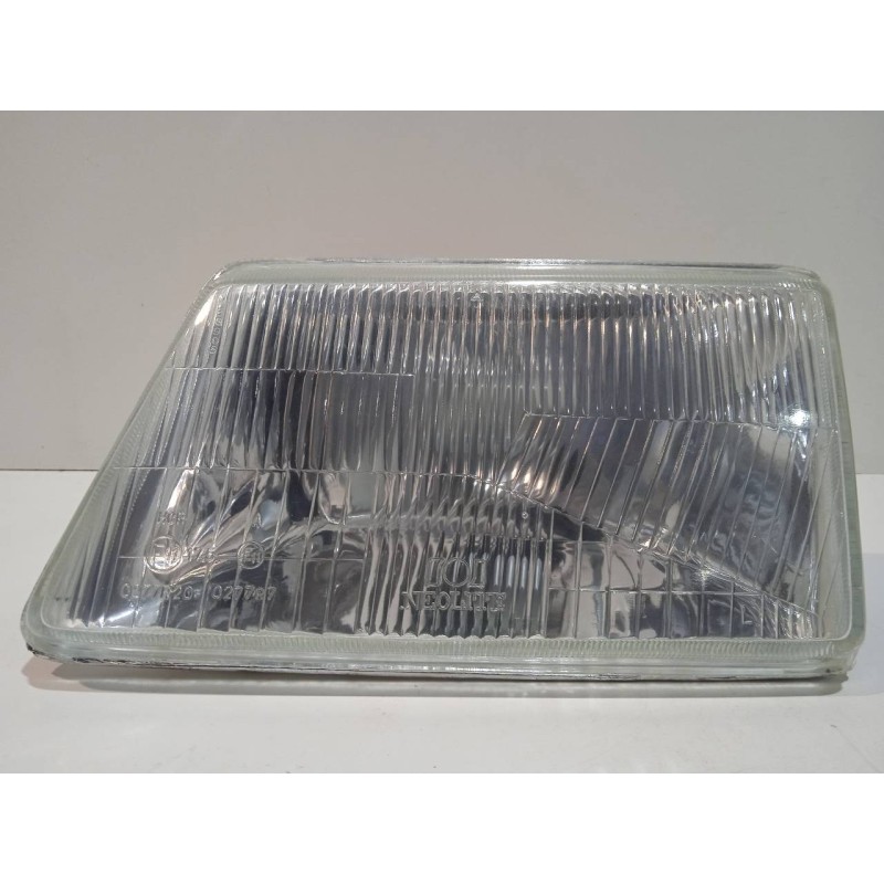 Recambio de faro izquierdo para peugeot 205 berlina referencia OEM IAM 0277R20  