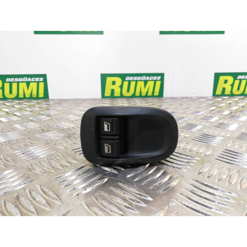 Recambio de mando elevalunas delantero izquierdo para peugeot 206 berlina xn referencia OEM IAM   