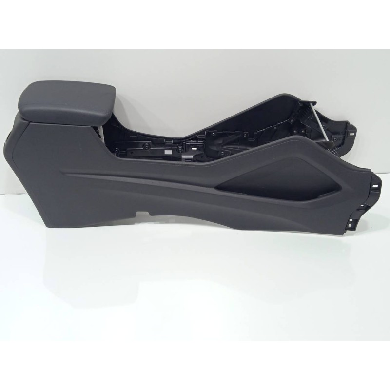 Recambio de apoyabrazos central para hyundai tucson 1.7 crdi cat referencia OEM IAM 84678D7201  