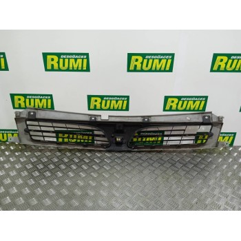 Recambio de rejilla delantera para nissan interstar (x70) caja cerrada, l 1h1, batalla corta 2,8t referencia OEM IAM 8200233587 