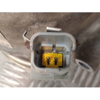 Recambio de compresor aire acondicionado para renault clio grandtour dynamique referencia OEM IAM 8200819568  