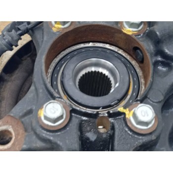 Recambio de mangueta delantera derecha para hyundai tucson 1.7 crdi cat referencia OEM IAM 2WDRHD7000  