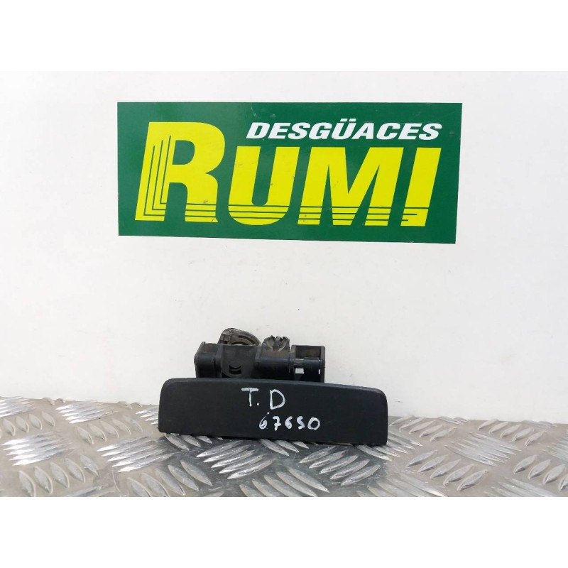 Recambio de maneta exterior trasera derecha para peugeot 405 berlina embassy referencia OEM IAM   