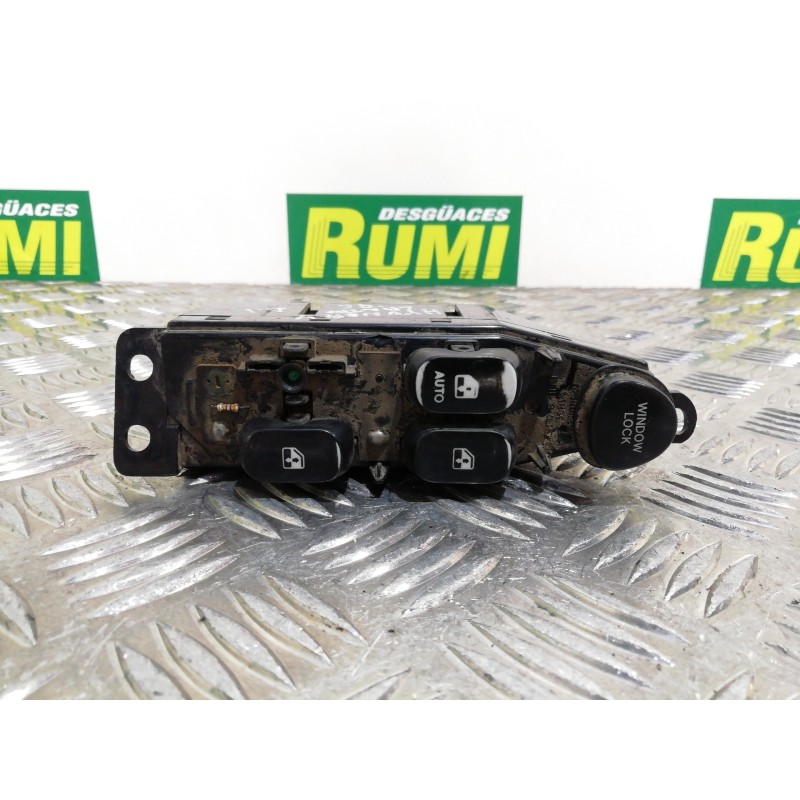 Recambio de mando elevalunas delantero izquierdo para hyundai lantra berlina (rd) 1.6 gls referencia OEM IAM  9357029050 