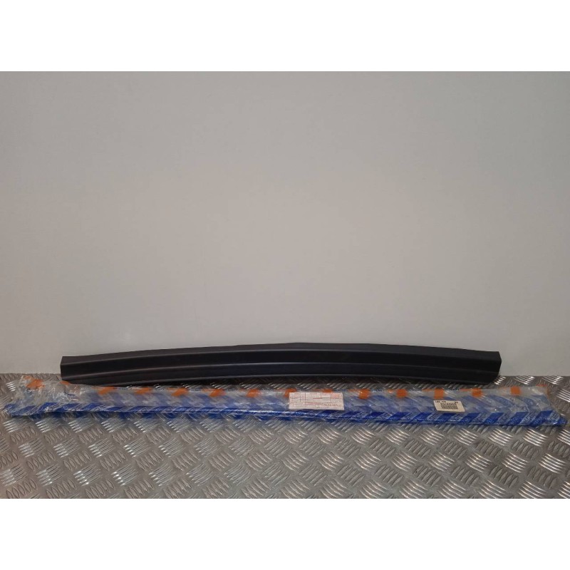 Recambio de spoiler paragolpes delantero para fiat punto berlina (188) 1.8 16v hgt referencia OEM IAM 735281326  