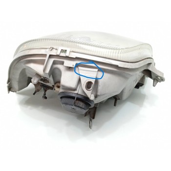 Recambio de faro izquierdo para renault master ii phase 2 bus referencia OEM IAM 8200163516E  
