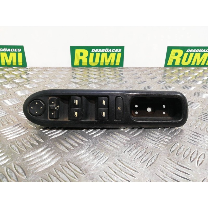 Recambio de mando elevalunas delantero izquierdo para peugeot 407 sr confort referencia OEM IAM 96468704XT  
