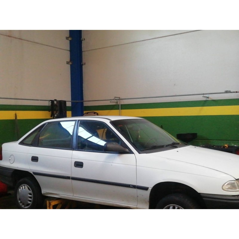 OPEL ASTRA F BERLINA