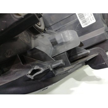 Recambio de faro izquierdo para toyota auris referencia OEM IAM 8115002460  