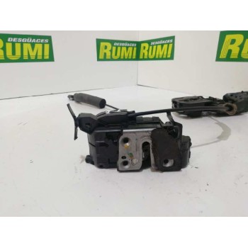 Recambio de cerradura puerta trasera izquierda para renault megane iii sport tourer dynamique referencia OEM IAM 825030574R 8060