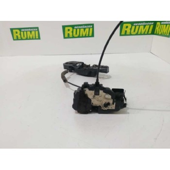 Recambio de cerradura puerta trasera izquierda para renault megane iii sport tourer dynamique referencia OEM IAM 825030574R 8060