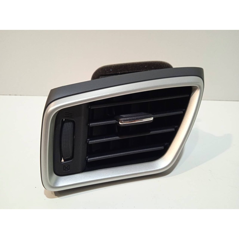 Recambio de rejilla aireadora para nissan qashqai (j11) referencia OEM IAM 687614EH0A  