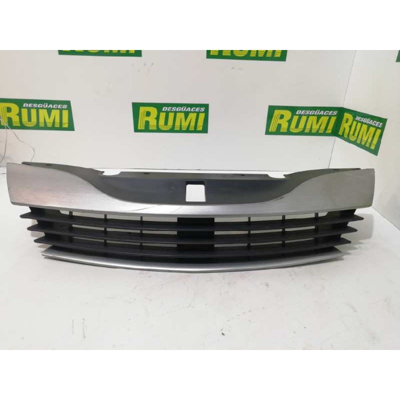 Recambio de rejilla delantera para renault laguna ii (bg0) dynamique referencia OEM IAM 8200012581  