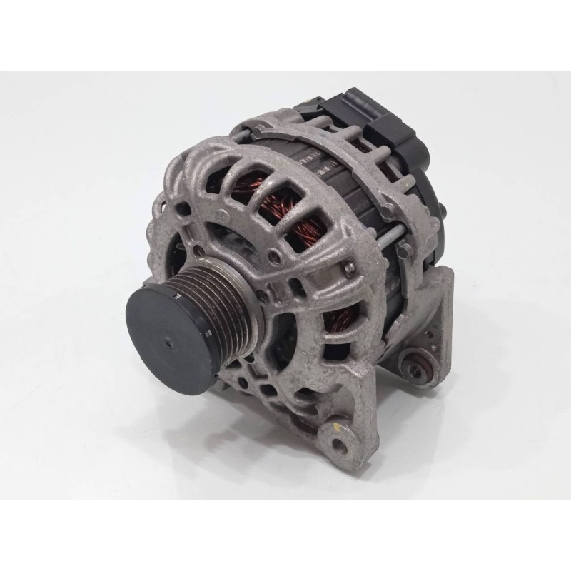 Recambio de alternador para dacia sandero sl 2019 referencia OEM IAM 231002854R  