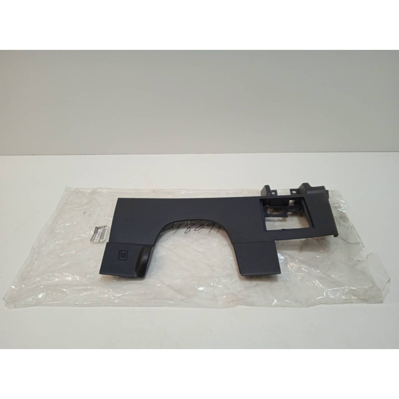 Recambio de no identificado para nissan qashqai (j10) referencia OEM IAM 68106BR60A  