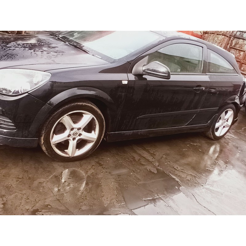 opel astra gtc del año 2010