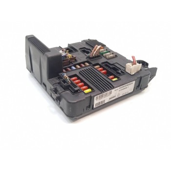 Recambio de caja reles / fusibles para renault scenic ii confort dynamique referencia OEM IAM 8200306032C  