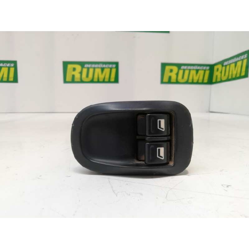 Recambio de mando elevalunas delantero izquierdo para peugeot 306 berlina 3/4/5 puertas (s2) boulebard referencia OEM IAM 0052  