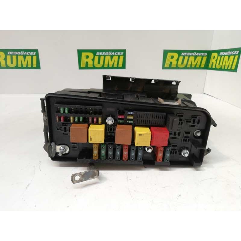 Recambio de caja reles / fusibles para opel vectra c berlina elegance referencia OEM IAM 13112920 519037014 