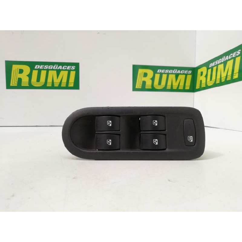 Recambio de mando elevalunas delantero izquierdo para renault megane ii berlina 5p confort dynamique referencia OEM IAM 15601807