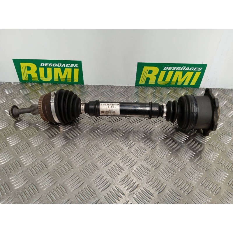 Recambio de transmision delantera derecha para audi a4 berlina (b5) 2.5 tdi quattro referencia OEM IAM 8D0407272AK J2AK 