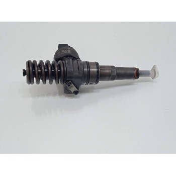 Recambio de inyector para volkswagen polo (9n3) advance referencia OEM IAM 038130073B  