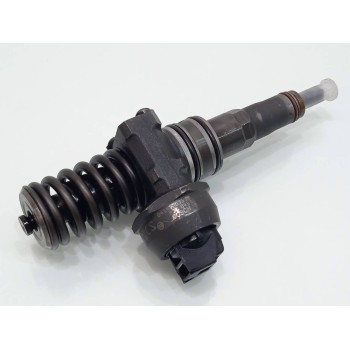 Recambio de inyector para volkswagen polo (9n3) advance referencia OEM IAM 038130073B  