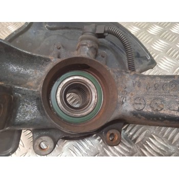 Recambio de mangueta delantera derecha para volkswagen passat berlina (3b2) básico referencia OEM IAM 8D0407258 8D0407258AE 