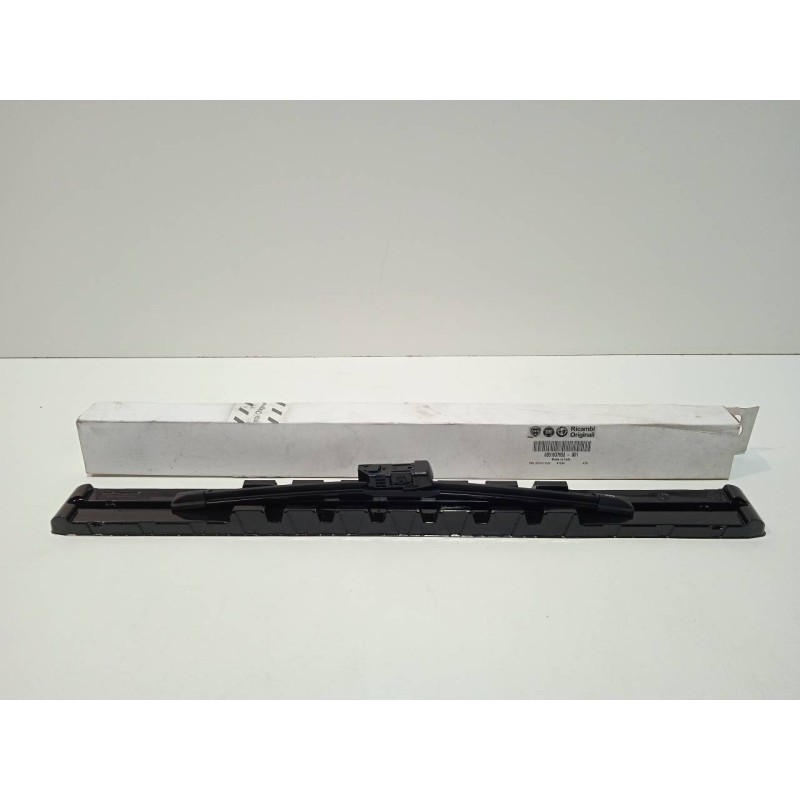 Recambio de escobilla limpia para fiat 500 x (334) referencia OEM IAM 51937652  