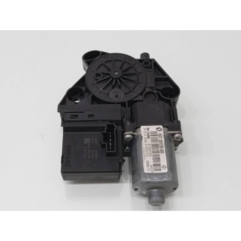 Recambio de motor elevalunas delantero derecho para renault megane iii berlina 5 p bose edition referencia OEM IAM 807301396R  