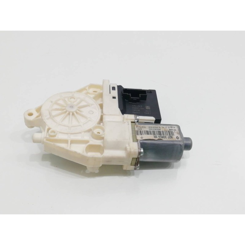 Recambio de motor elevalunas trasero derecho para renault megane iii berlina 5 p bose edition referencia OEM IAM 827306548R  