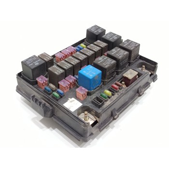 CAJA RELES / FUSIBLES 