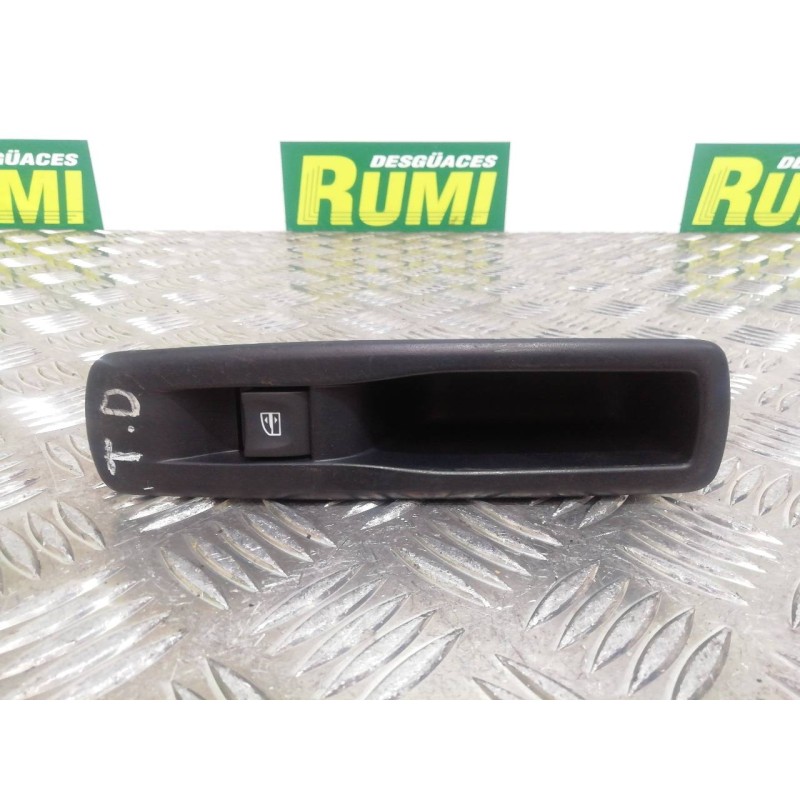 Recambio de mando elevalunas trasero derecho para renault megane iii berlina 5 p dynamique referencia OEM IAM   