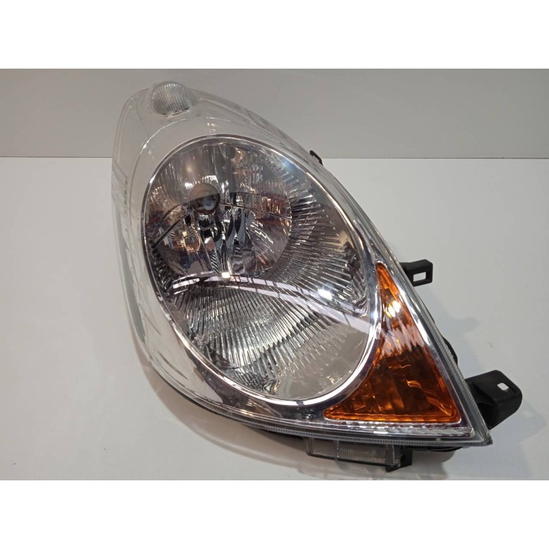 Recambio de faro derecho para nissan note (e11e) referencia OEM IAM 260109U000  