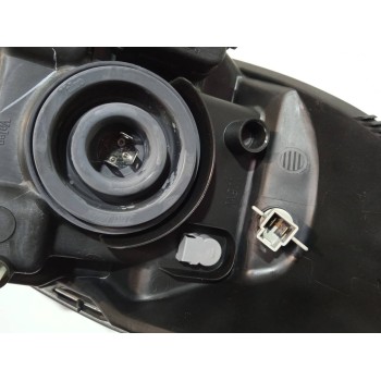 Recambio de faro derecho para nissan note (e11e) referencia OEM IAM 260109U000  
