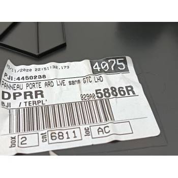 Recambio de guarnecido puerta trasera derecha para dacia sandero iii referencia OEM IAM 829A05886R  