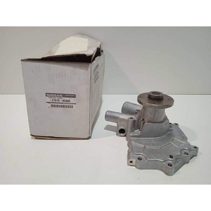 Recambio de bomba agua para nissan serena (c23m) 2.3 diesel referencia OEM IAM 210109C600  