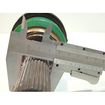 Recambio de transmision delantera derecha para kia sorento 2.5 crdi cat referencia OEM IAM   