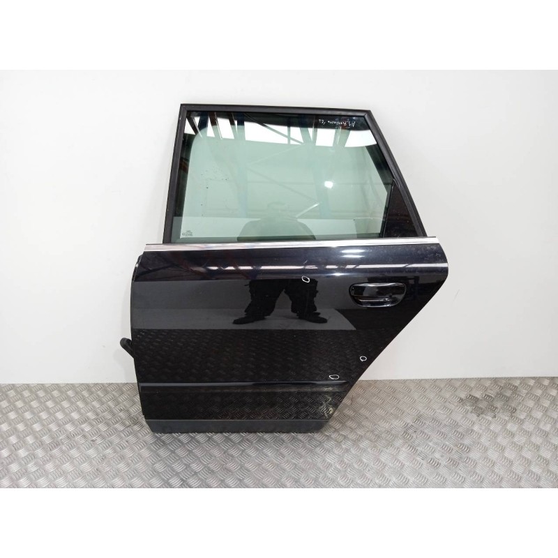 Recambio de puerta trasera izquierda para audi a4 avant (8e) 1.9 tdi referencia OEM IAM  RANCHERA 