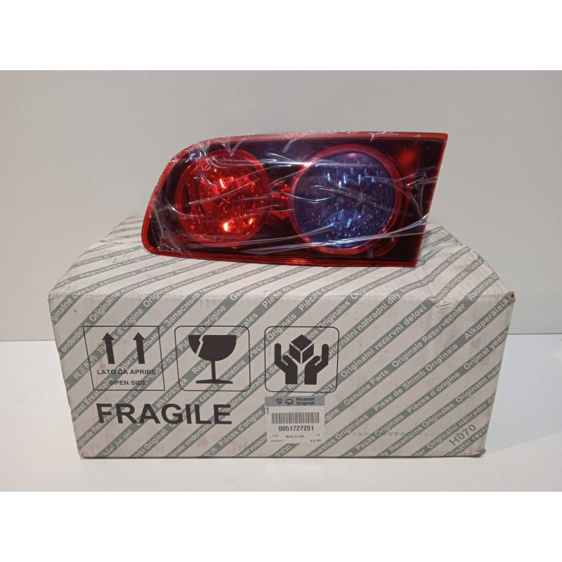 Recambio de piloto trasero derecho interior para fiat croma (194) referencia OEM IAM 51727251  