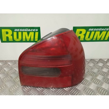 PILOTO TRASERO DERECHO 8L0945096 