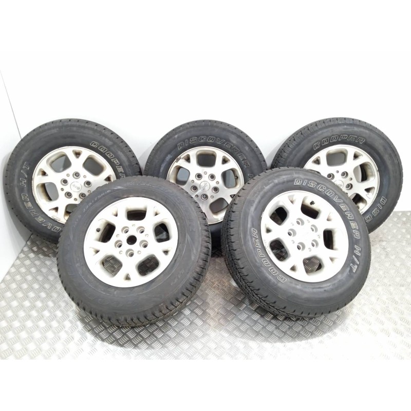 Recambio de juego llantas para chrysler jeep cherokee (j) 2.5 basis referencia OEM IAM 5GT99TRMAA  